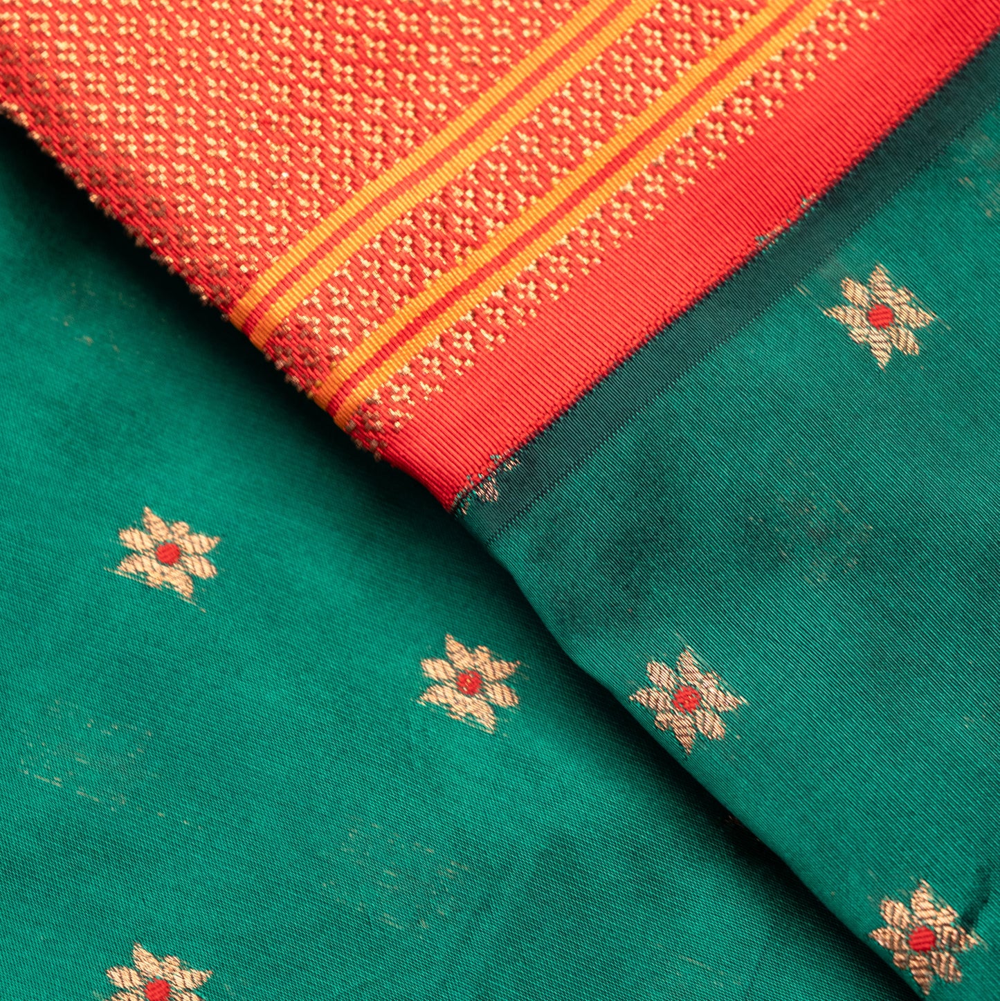 Bottle Green Paithani Saree Contrast Border
