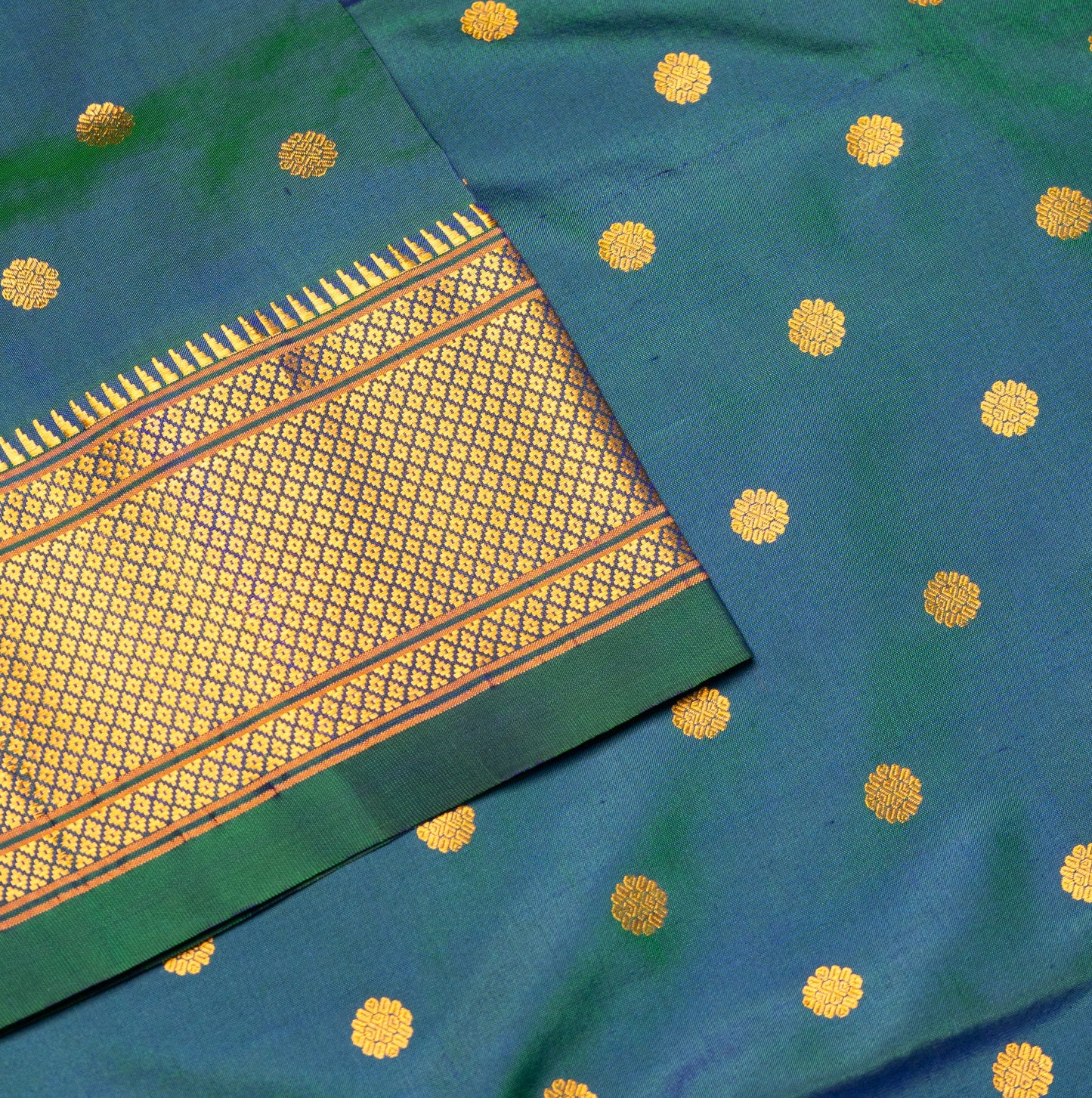 Morpankhi Cross Paithani Saree