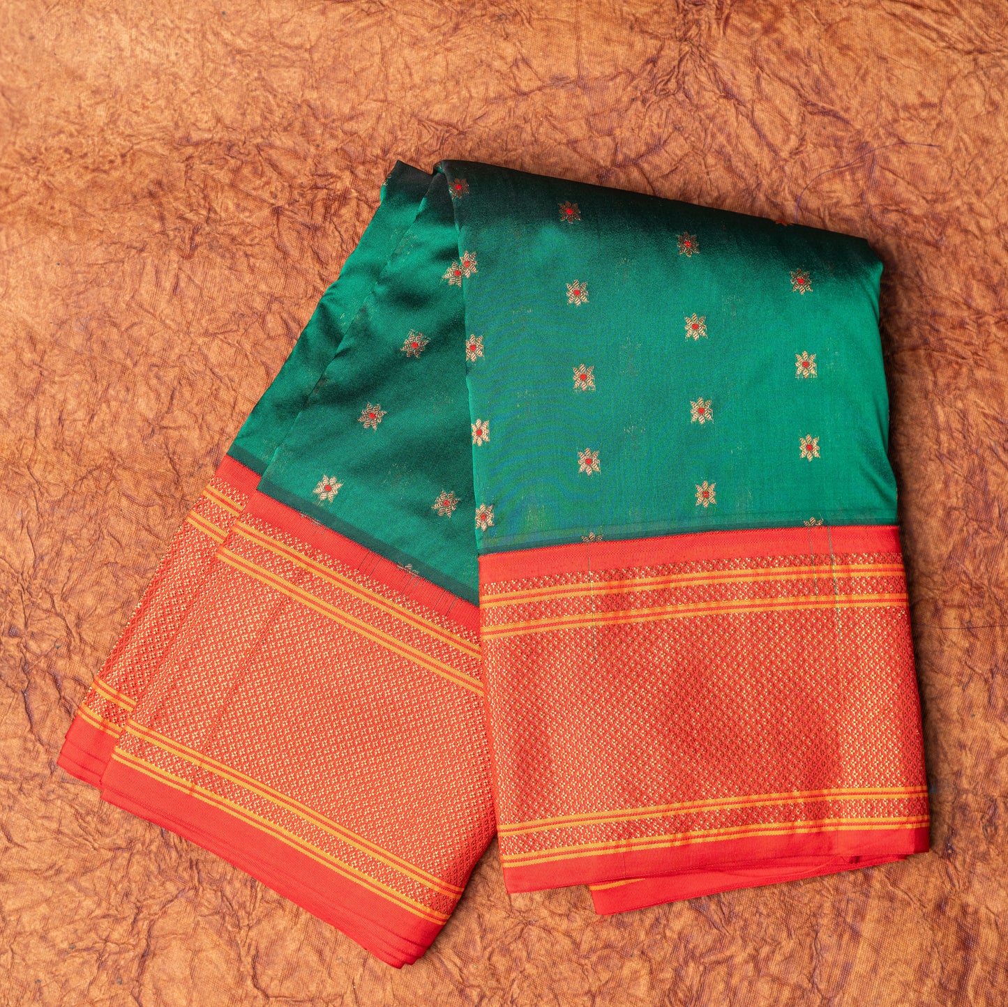 Bottle Green Paithani Saree Contrast Border
