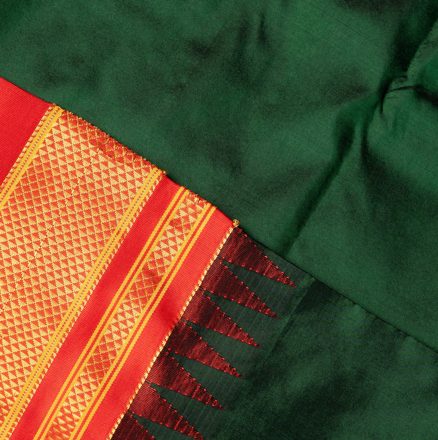 Bottle Green Ilkal Saree With Contrast Border