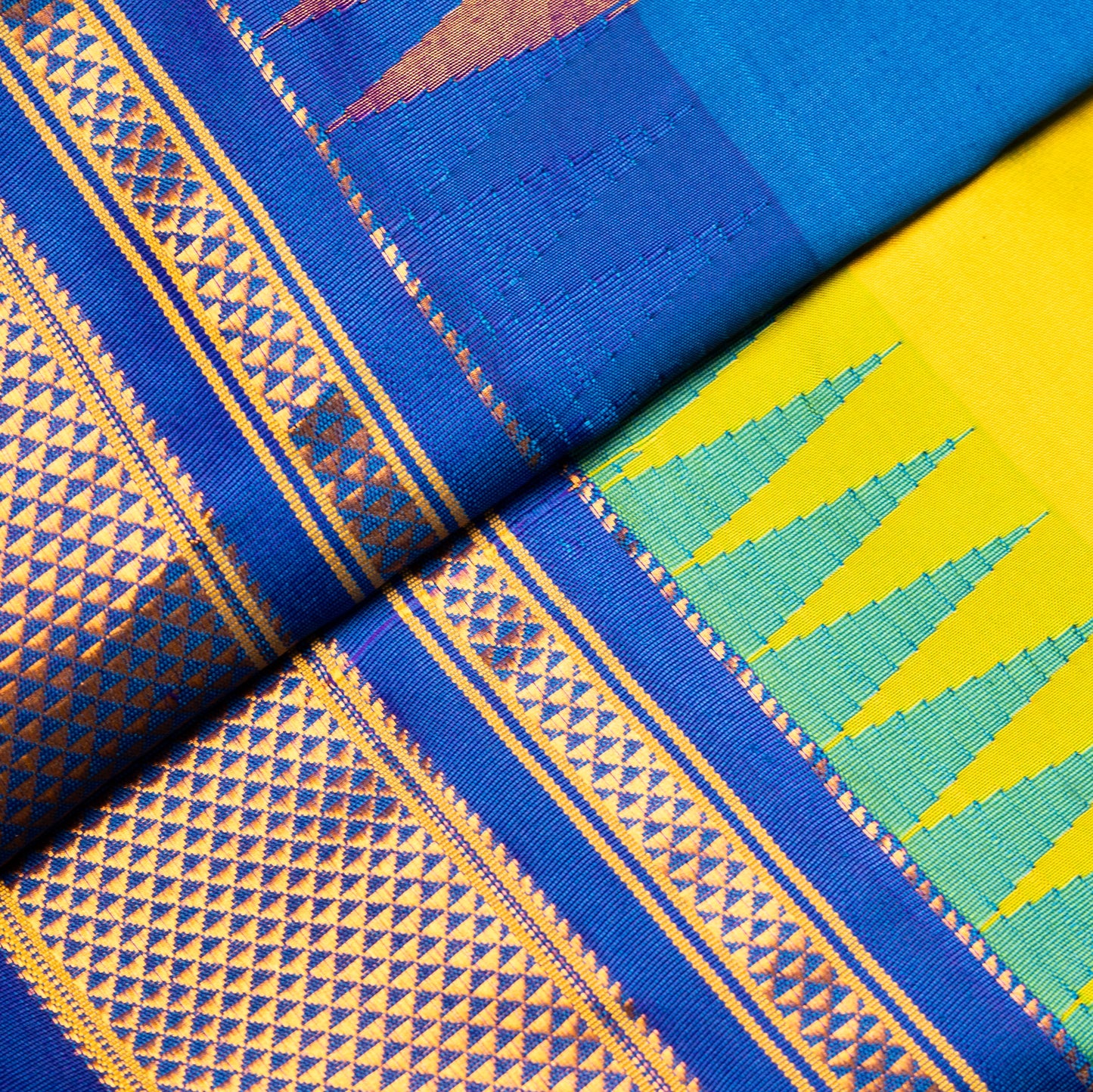Parrot Green Ilkal Pure Silk Saree with Contrast Border