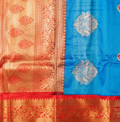 Light Blue Gadwal Saree With Contrast Border
