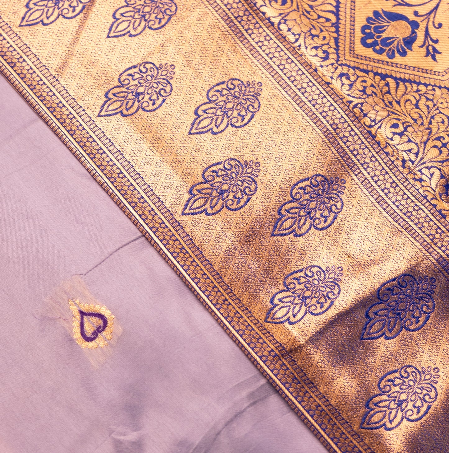 Lavender Gadwal Semi Silk Saree With Contrast Border