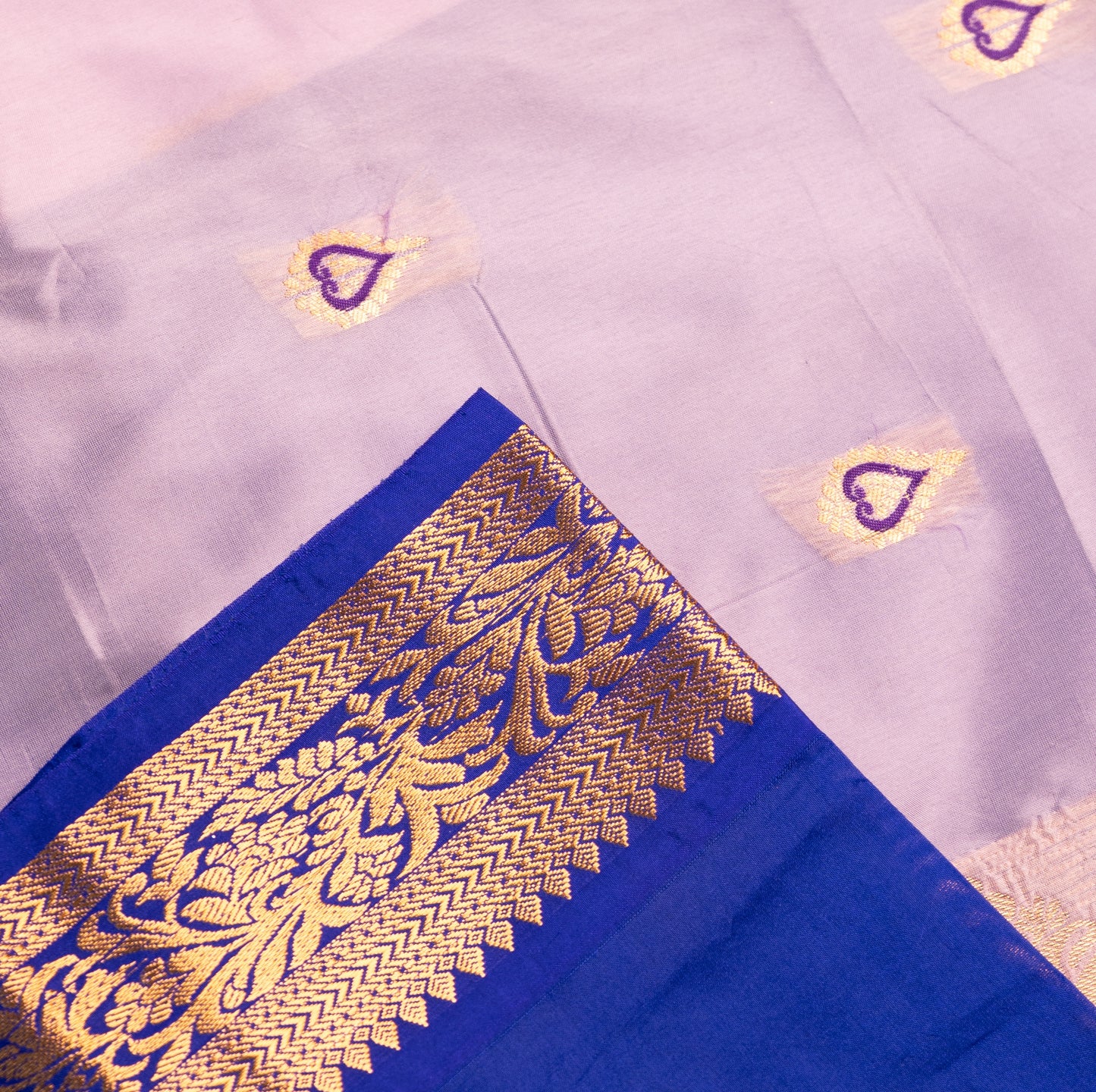 Lavender Gadwal Semi Silk Saree With Contrast Border