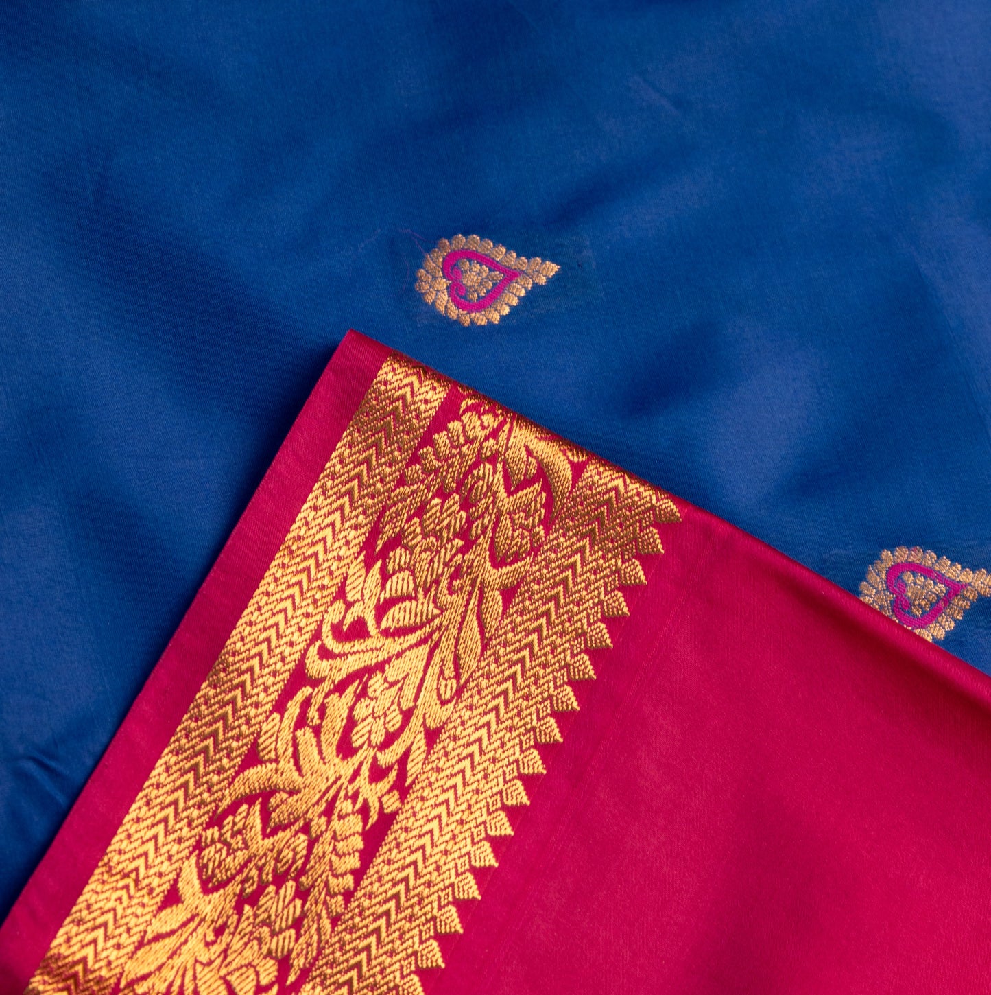 Dark Blue Gadwal Semi Silk Saree With Contrast Border