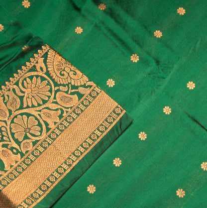 Bottle Green Traditional Kath Padar with Contrast Border