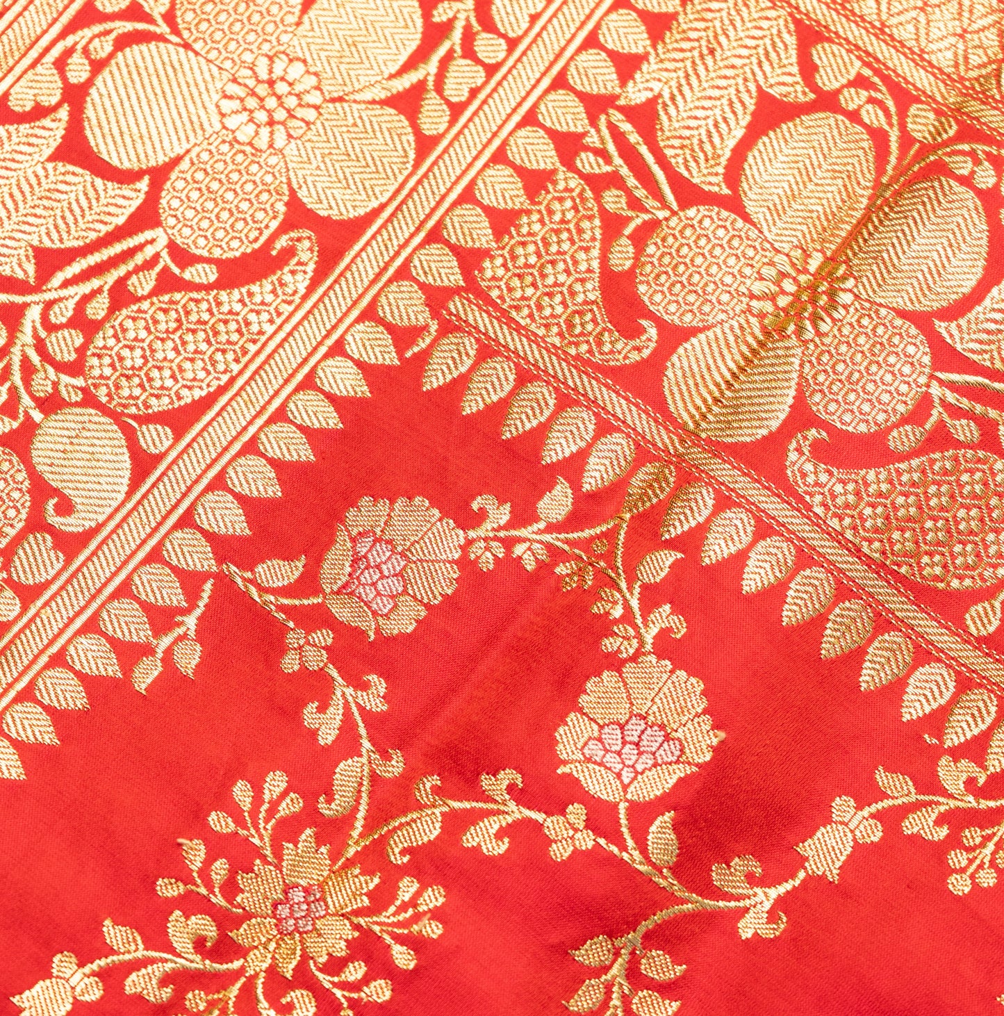 Pure Banarasi Red Saree in Jaal Design