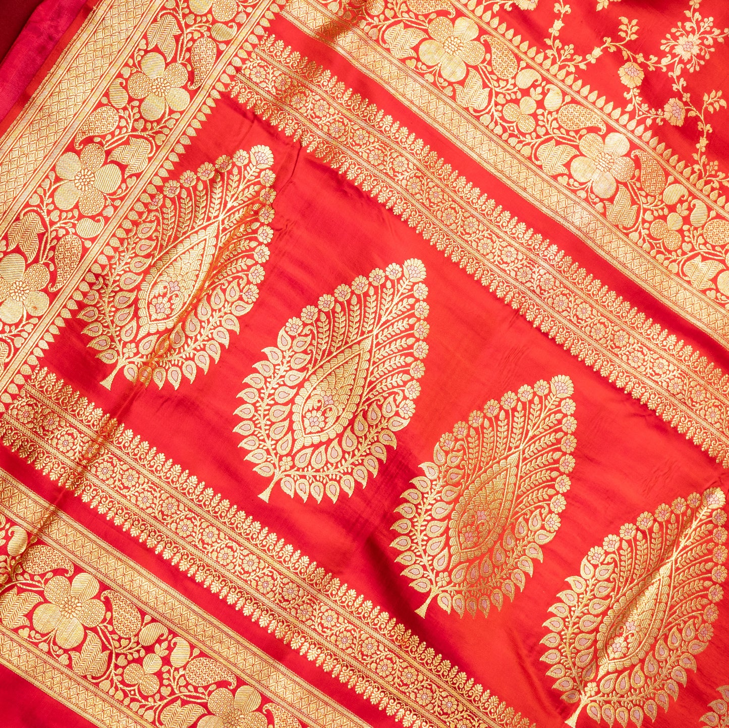 Pure Banarasi Red Saree in Jaal Design