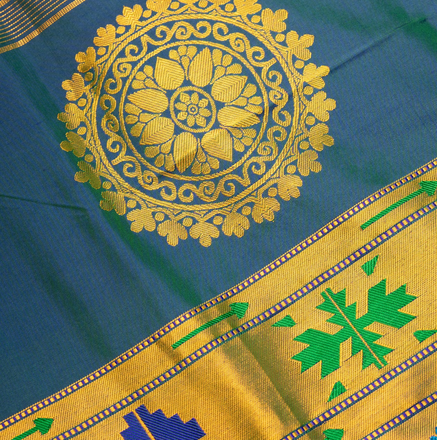 Morpankhi Cross Paithani Saree